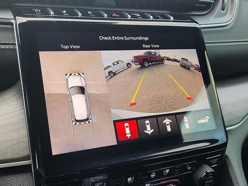 Used 2024 Jeep Grand Cherokee Limited w/ Luxury Tech Group II RWD image 8
