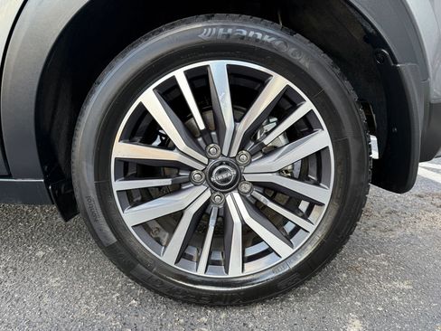 Used 2022 Nissan Kicks SV image 7