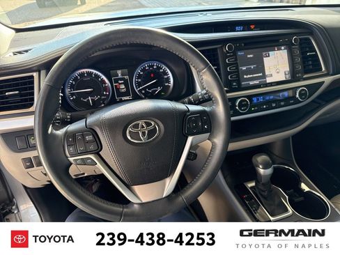 Used 2016 Toyota Highlander Limited image 18