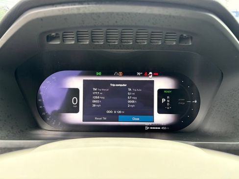 Certified 2025 Volvo XC90 T8 Plus w/ Protection Package Premier AWD/4WD image 18