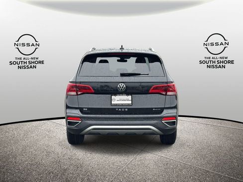 Used 2024 Volkswagen Taos SE image 5