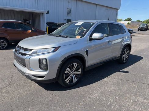 Used 2021 Mitsubishi Outlander Sport SE image 3