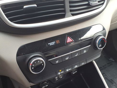 Used 2019 Hyundai Tucson SE image 17