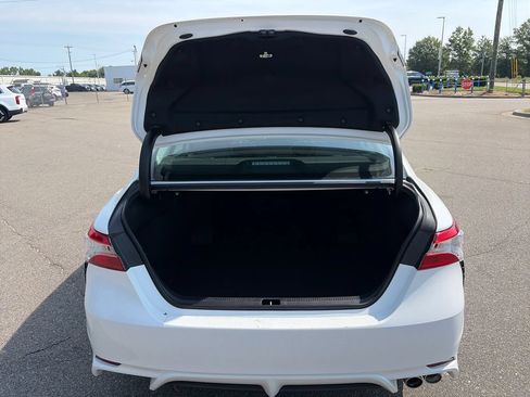 Used 2020 Toyota Camry SE FWD image 23
