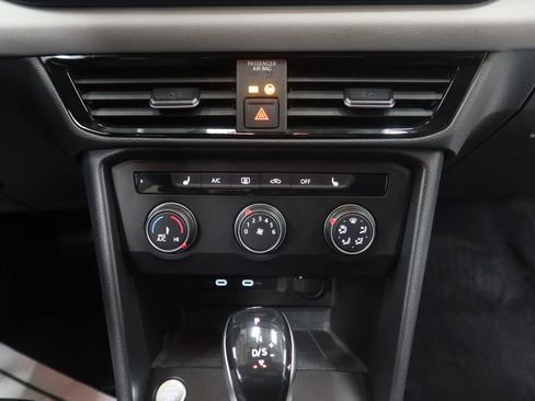 Used 2022 Volkswagen Taos SE AWD/4WD image 15