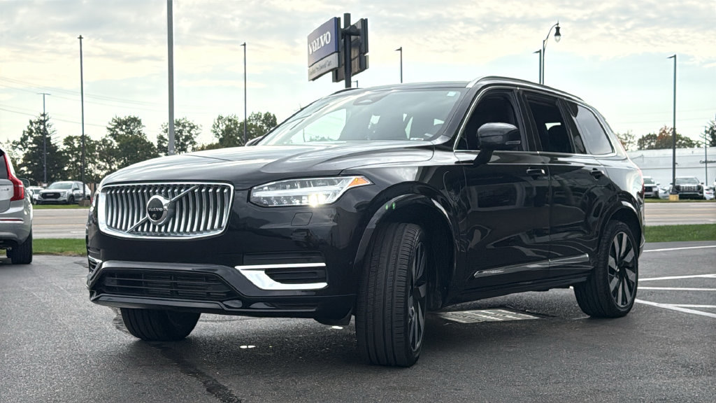 Certified 2024 Volvo XC90 T8 Ultimate AWD/4WD image 6