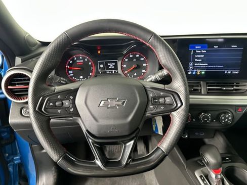 Used 2025 Chevrolet Trax RS w/ Driver Confidence Package image 14