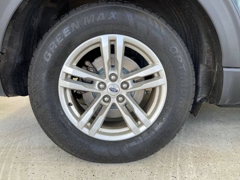 Used 2022 Ford Explorer XLT w/ Equipment Group 202A AWD/4WD image 8
