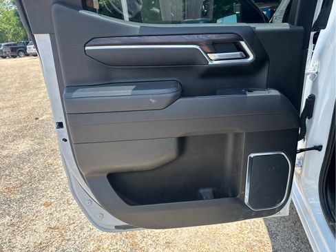Used 2025 GMC Sierra 1500 SLT RWD image 36