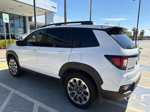 Used 2025 Honda Passport Black Edition image 4