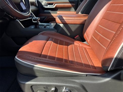 Used 2025 GMC Sierra 1500 Denali Ultimate image 10