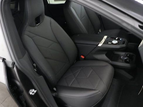 Used 2025 BMW iX xDrive50 image 29