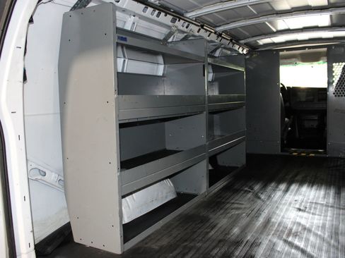 Used 2008 GMC Savana 2500 Extended RWD image 27