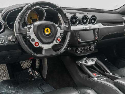 Used 2015 Ferrari FF image 13