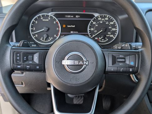 Used 2022 Nissan Rogue SV FWD image 18