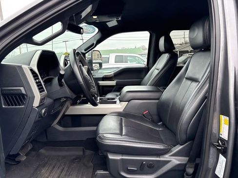 Used 2022 Ford F250 Lariat w/ Chrome Package image 8