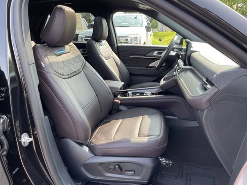 New 2026 Ford Explorer Platinum w/ LUX Leather Package AWD/4WD image 22
