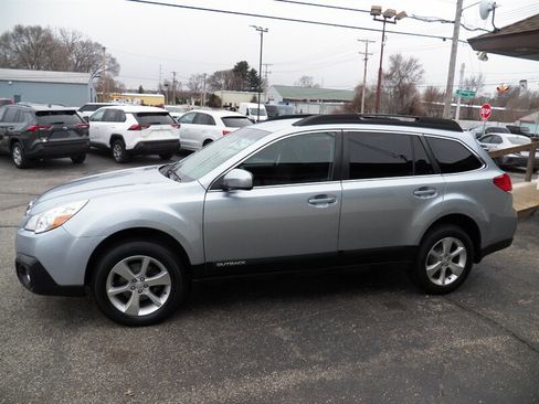 Used 2014 Subaru Outback 2.5i Premium image 4