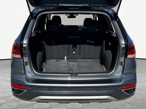 Used 2024 Volkswagen Taos SE w/ Panoramic Sunroof Package FWD image 25