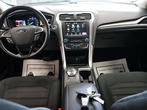 Used 2018 Ford Fusion SE w/ Fusion SE Technology Package FWD image 38