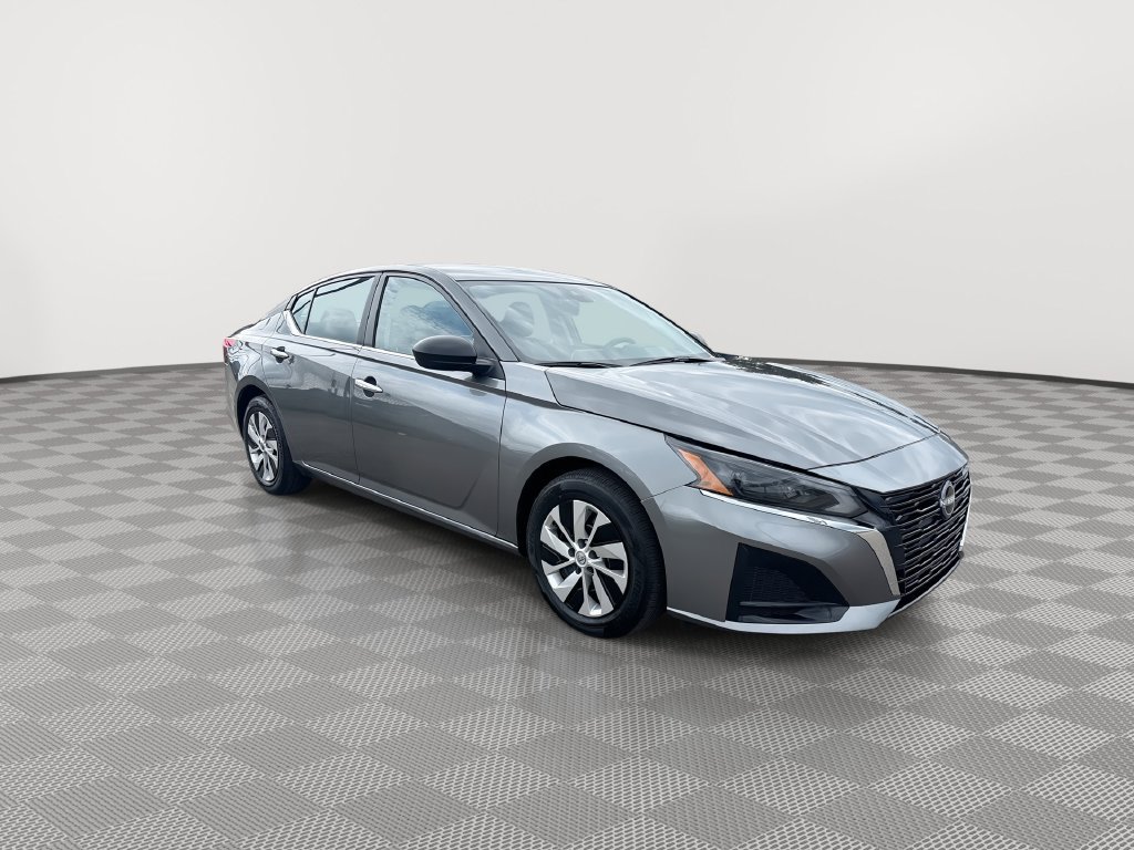Certified 2025 Nissan Altima 2.5 S FWD image 14