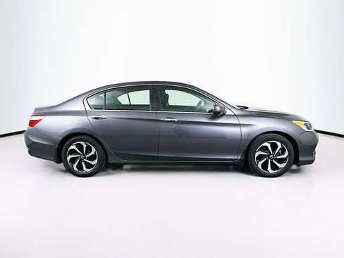Used 2017 Honda Accord EX image 10
