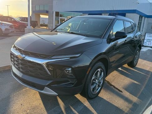 Used 2023 Chevrolet Blazer LT w/ Convenience Package AWD/4WD image 4
