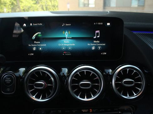 Used 2021 Mercedes-Benz GLA 35 AMG 4MATIC w/ Premium Package image 35