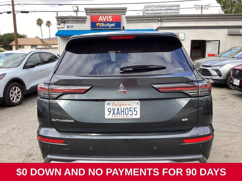 Used 2025 Mitsubishi Outlander SE AWD/4WD image 4