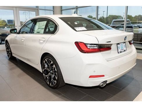 New 2025 BMW 330i xDrive Sedan w/ Convenience Package image 44