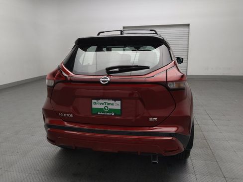 Used 2021 Nissan Kicks SR w/ SR Premium Package FWD image 7
