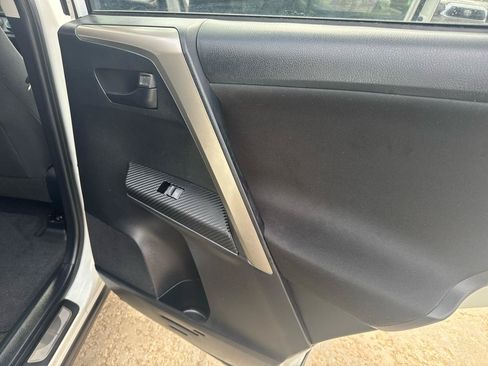 Used 2015 Toyota RAV4 LE FWD image 19
