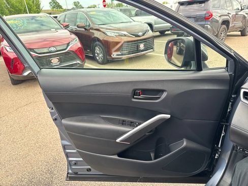Used 2026 Toyota Corolla Cross AWD Hybrid w/ Cold Weather Package image 32