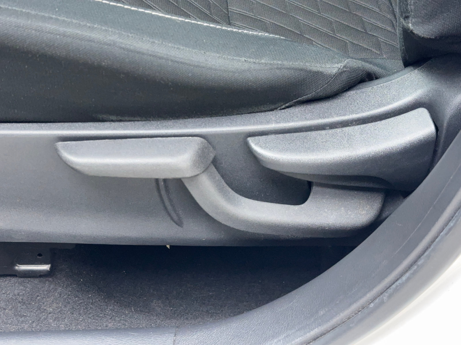 Used 2021 Nissan Kicks SV FWD image 23