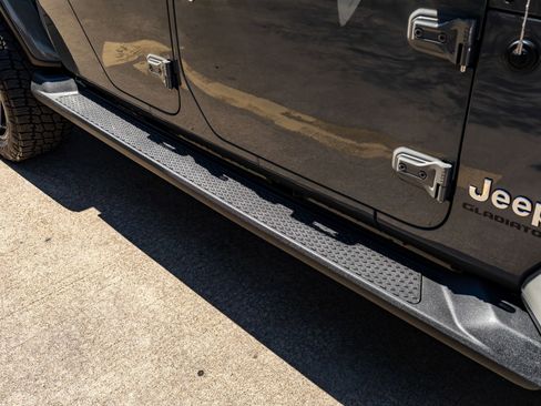 Used 2021 Jeep Gladiator Overland w/ Popular Equipment Package image 12