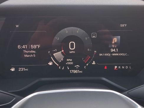 Used 2025 GMC Acadia Elevation FWD image 17
