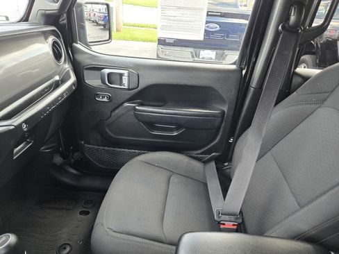 Used 2023 Jeep Wrangler Unlimited w/ Cold Weather Group AWD/4WD image 17