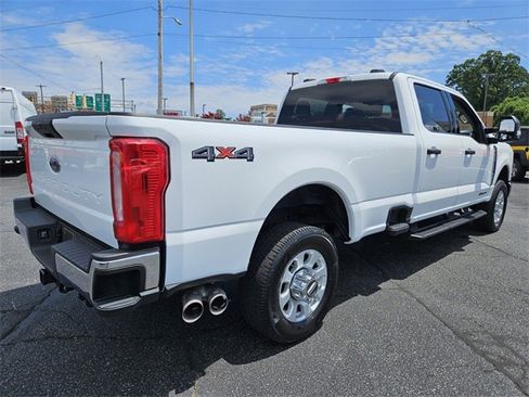 Used 2024 Ford F350 XLT image 7