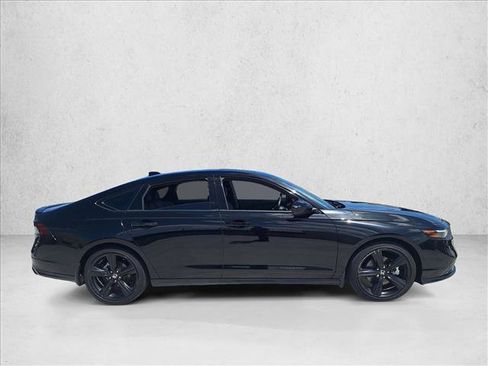 Used 2024 Honda Accord Sport image 4