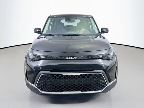 Used 2025 Kia Soul LX w/ LX Technology Package FWD image 2