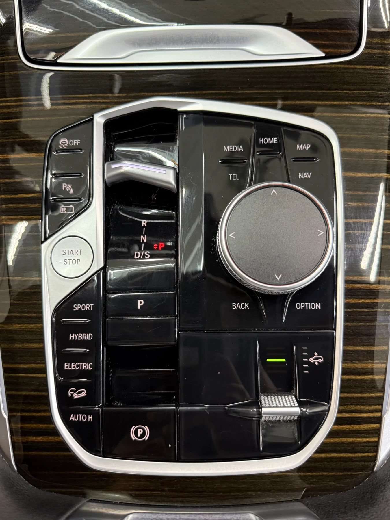 Used 2025 BMW X5 xDrive50e AWD/4WD image 29