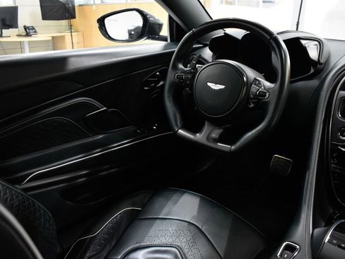 Used 2022 Aston Martin DBS Superleggera RWD image 26