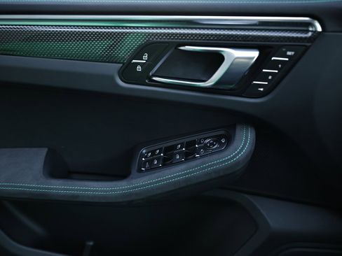 New 2026 Porsche Macan GTS image 20