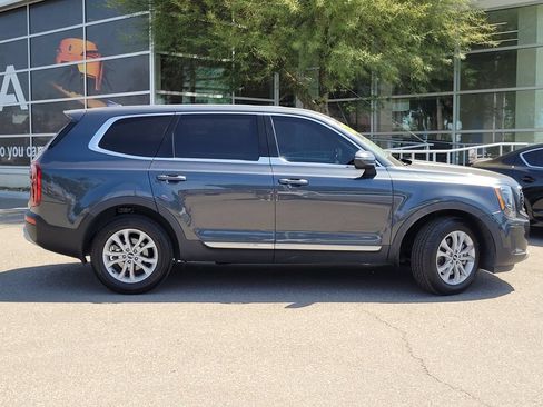 Used 2022 Kia Telluride LX AWD/4WD image 5