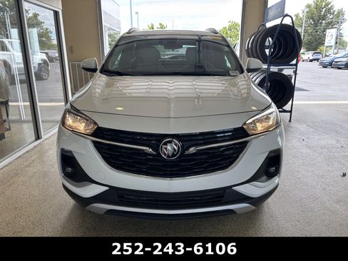 Used 2023 Buick Encore GX Select FWD image 2