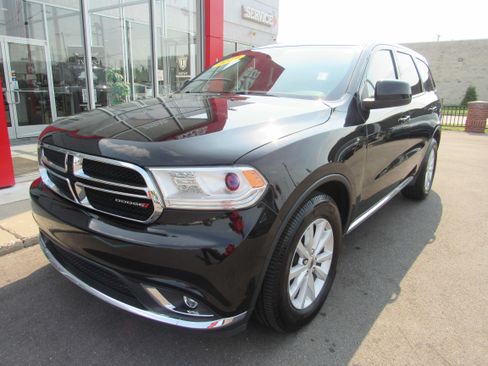 Used 2019 Dodge Durango SXT w/ 3rd Row Seating Group RWD image 2