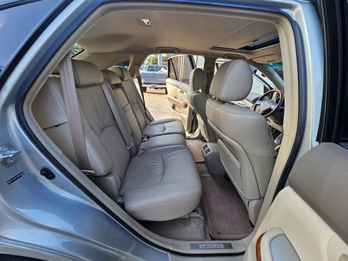 Used 2004 Lexus RX 330 FWD image 9