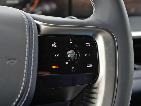 New 2026 INFINITI QX80 4WD image 10