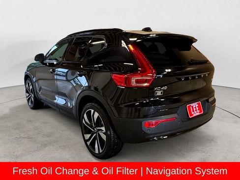 Used 2023 Volvo XC40 B5 Plus w/ Driver Assist Package AWD/4WD image 3