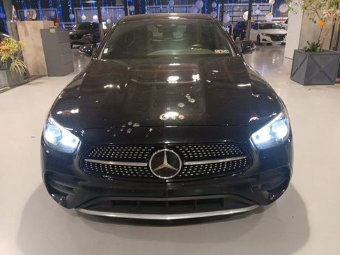 Used 2021 Mercedes-Benz E 350 4MATIC Sedan image 3